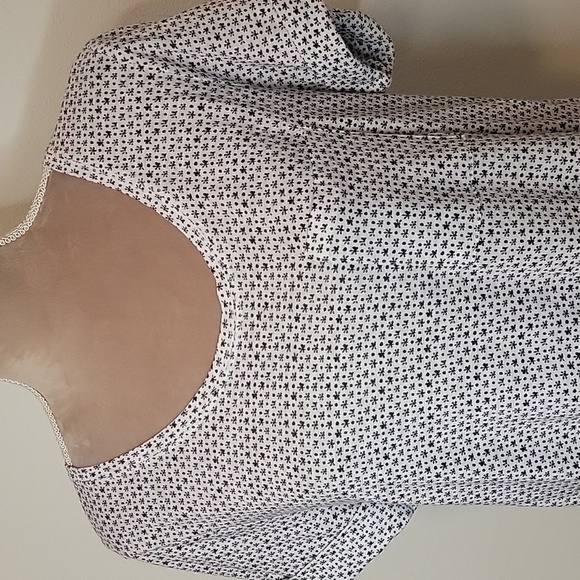 Anthropologie Lilka Size S, White with Navy Blue Motif Pattern Top NEW w/ Tags! - Picture 2 of 12